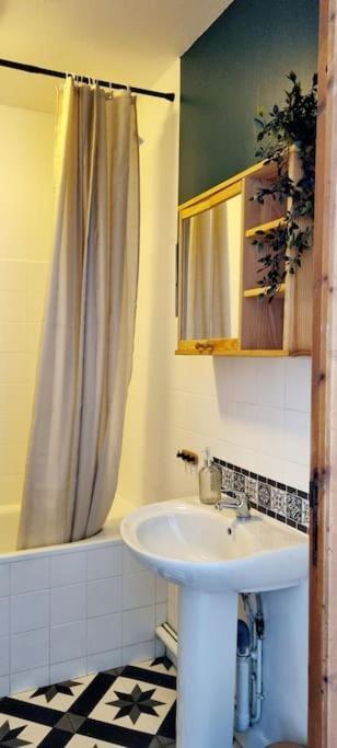 Le Duplex Du Centre - Ideal Pour Un Sejour Detente ! Saint-Savinien 外观 照片