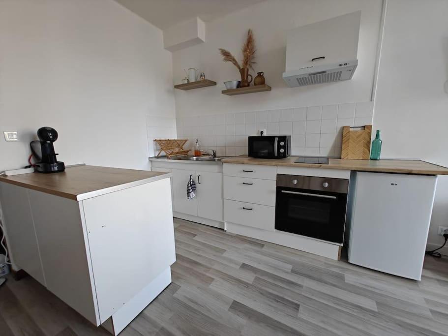 Le Duplex Du Centre - Ideal Pour Un Sejour Detente ! Saint-Savinien 外观 照片