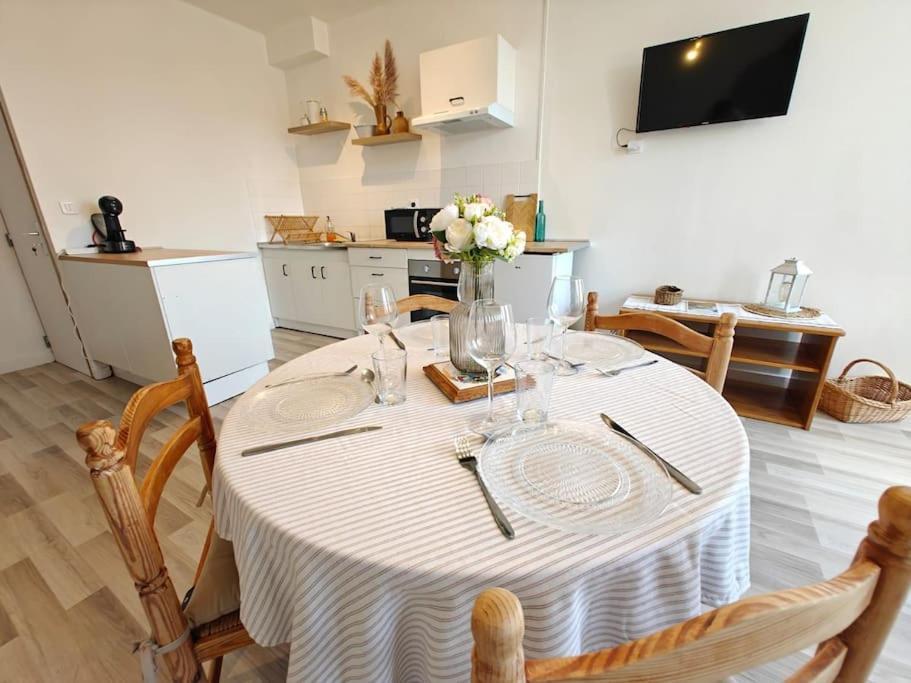 Le Duplex Du Centre - Ideal Pour Un Sejour Detente ! Saint-Savinien 外观 照片